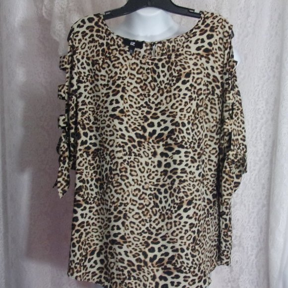 I Z Byer Tops - I Z Byer Cheetah Top in Brown and Beige NWOT Cut out Sleeves Size Plus 2X